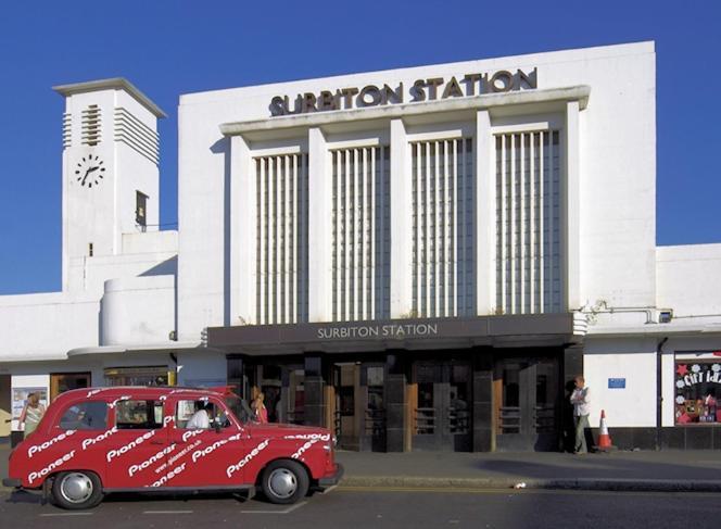 Surbiton Home With Free Parkings, Surbiton, Kingston Upon Thames, Surrey, Greater London Uk Exterior photo