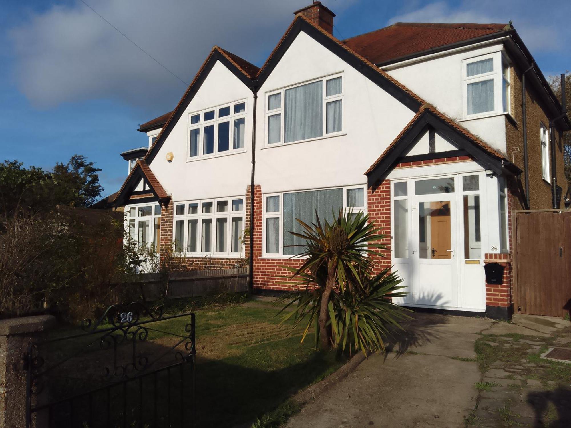 Surbiton Home With Free Parkings, Surbiton, Kingston Upon Thames, Surrey, Greater London Uk Exterior photo